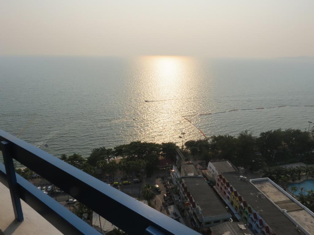 宗滴恩广场套房公寓 乔木提恩海滩 客房 照片